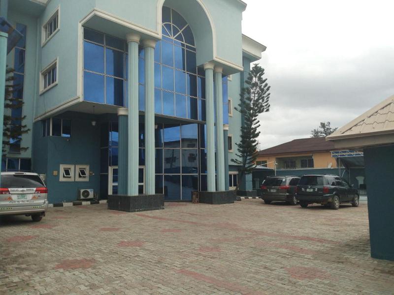 D Luxx Villa Suites image