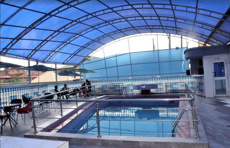 D Luxx Villa Suites image