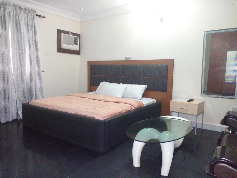 D Luxx Villa Suites image