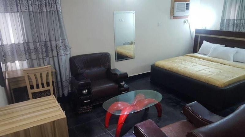 D Luxx Villa Suites image