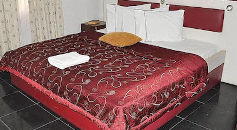 D Luxx Villa Suites image