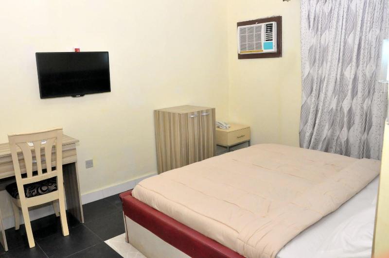 D Luxx Villa Suites image
