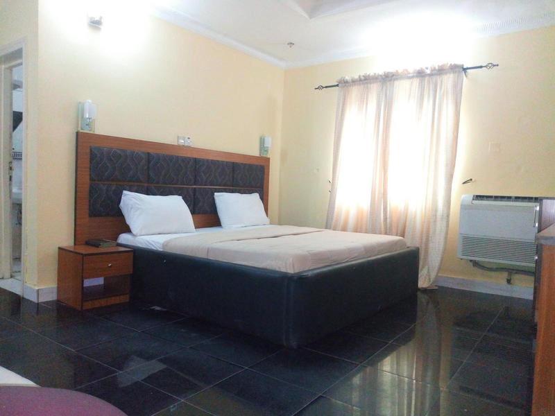 D Luxx Villa Suites image