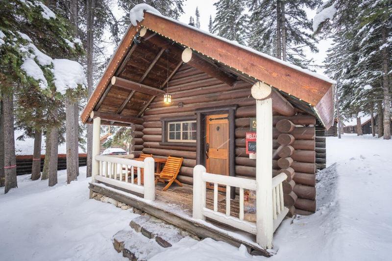 Storm Mountain Lodge Cabins Dining — general view