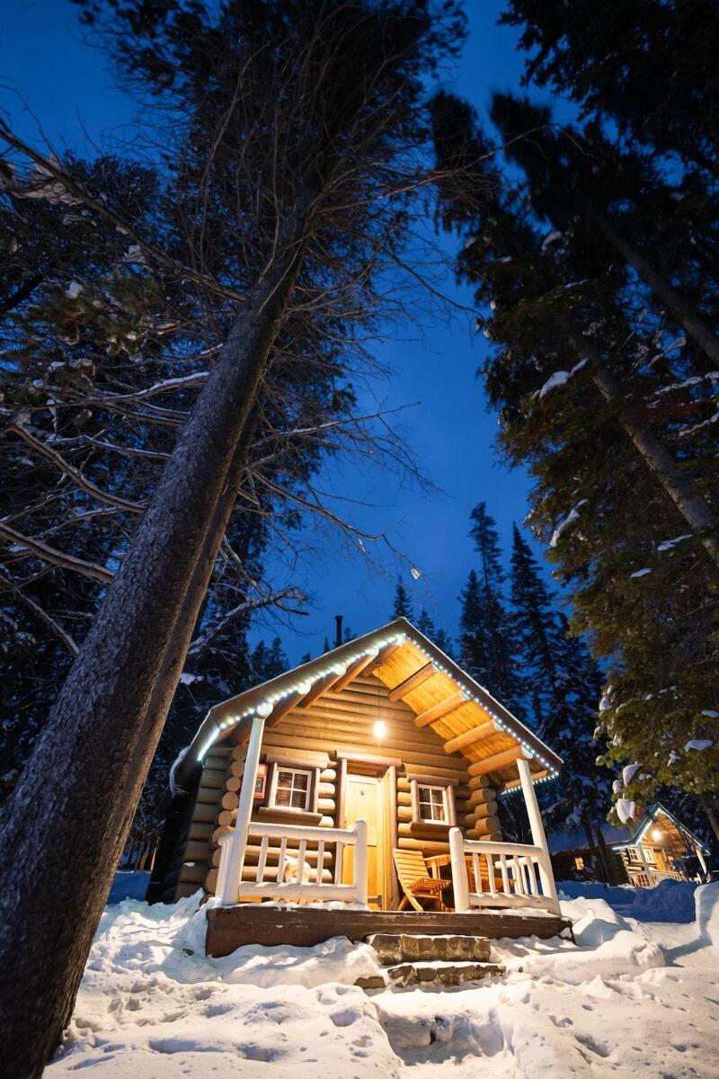 Storm Mountain Lodge Cabins Dining image