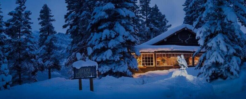 Storm Mountain Lodge Cabins Dining image