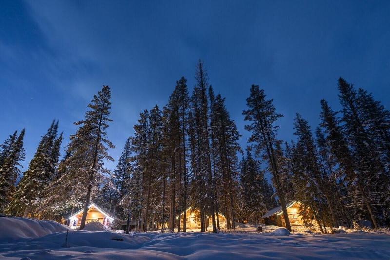 Storm Mountain Lodge Cabins Dining image