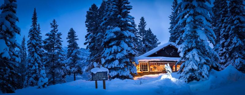 Storm Mountain Lodge Cabins Dining image