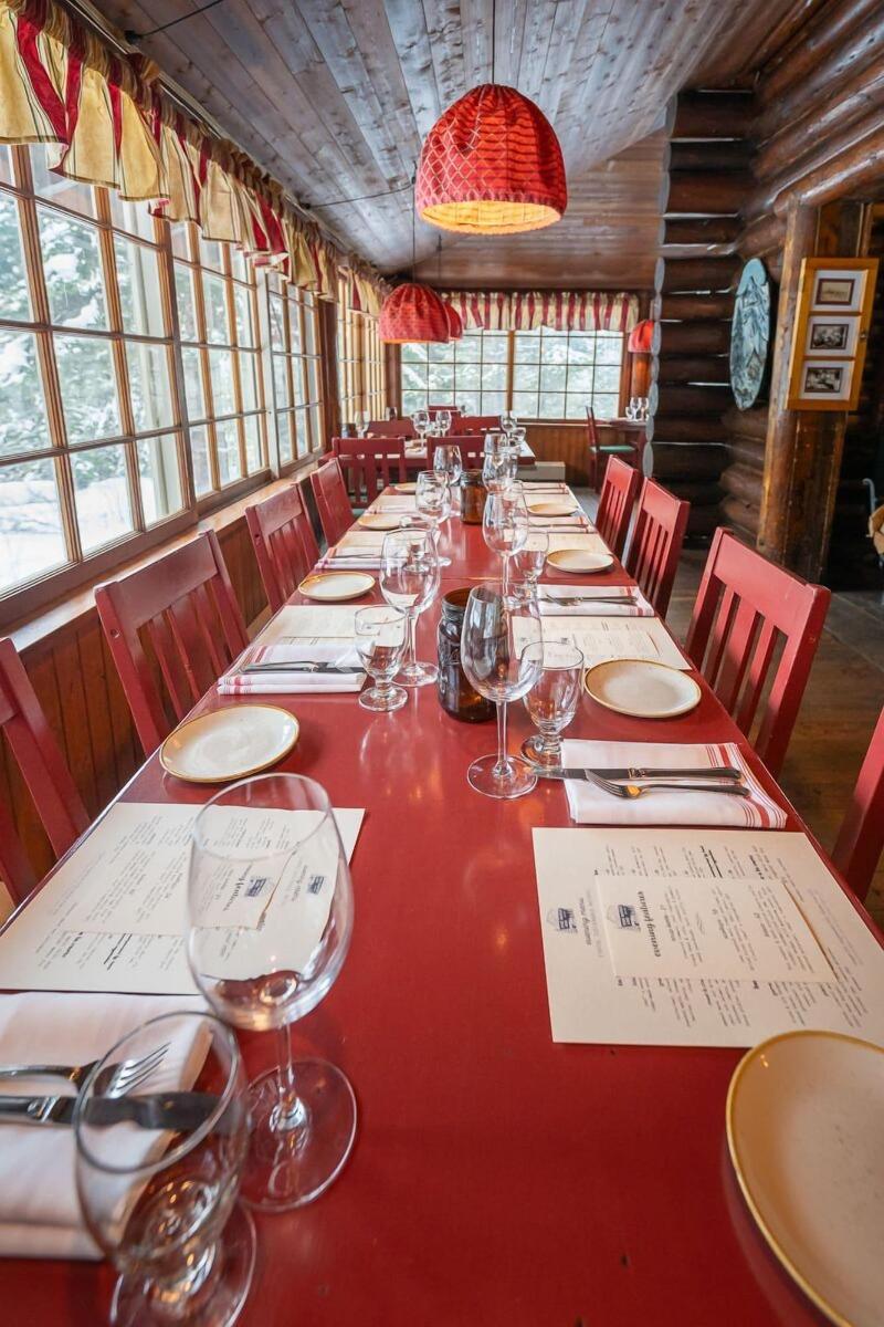 Storm Mountain Lodge Cabins Dining image