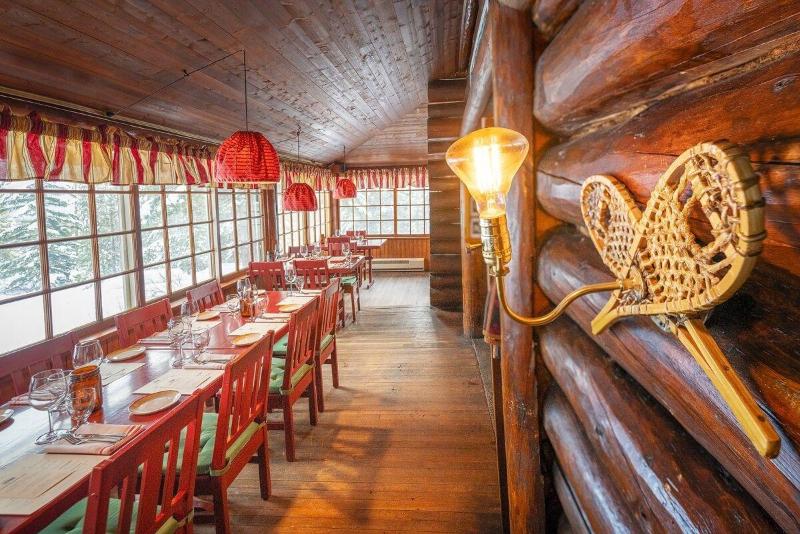 Storm Mountain Lodge Cabins Dining image
