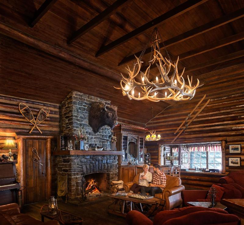 Storm Mountain Lodge Cabins Dining image