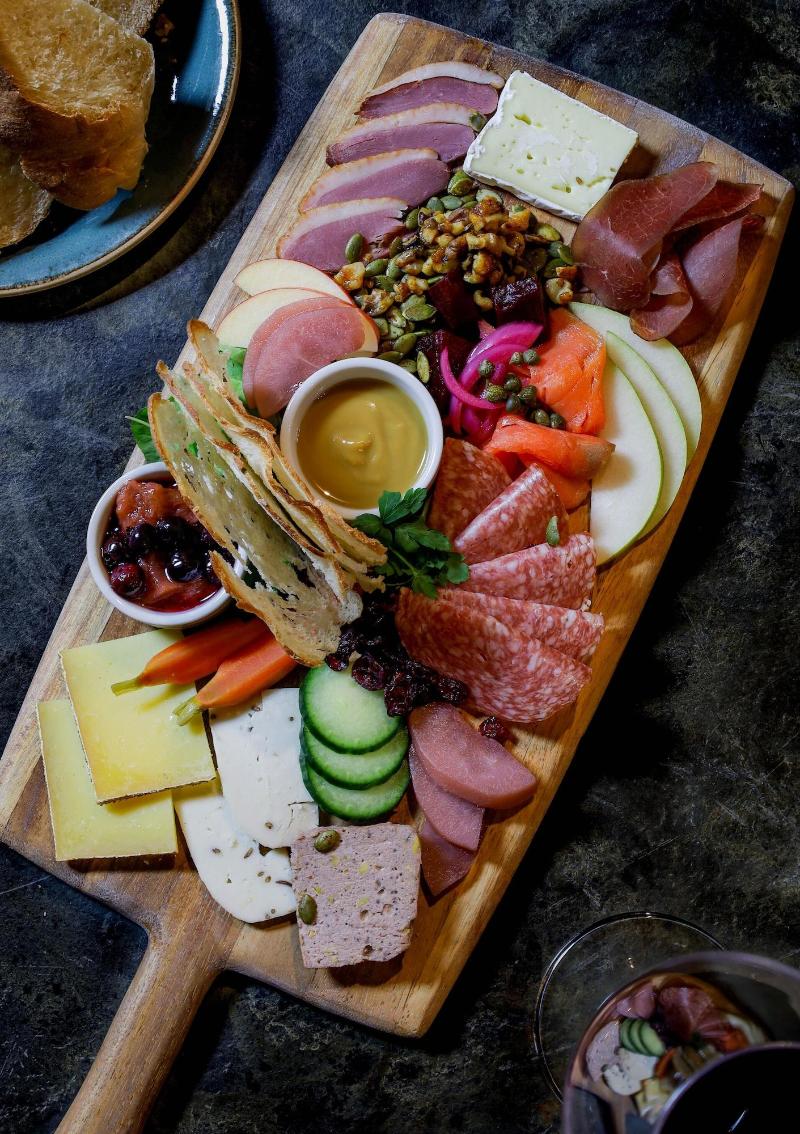Storm Mountain Lodge Cabins Dining image