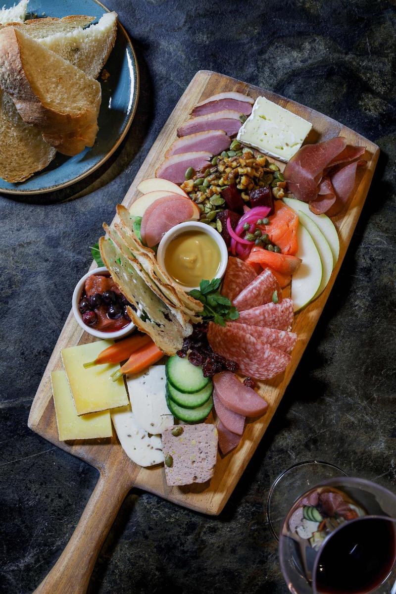 Storm Mountain Lodge Cabins Dining image