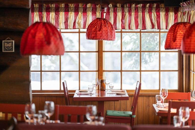 Storm Mountain Lodge Cabins Dining image