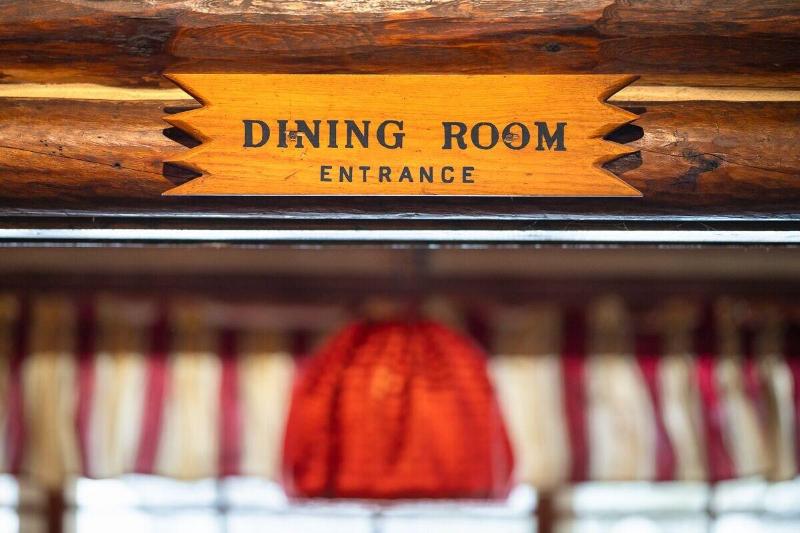 Storm Mountain Lodge Cabins Dining image