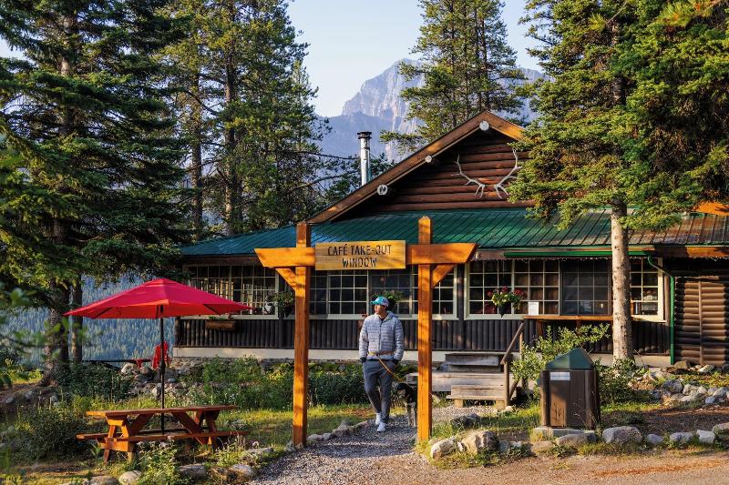 Storm Mountain Lodge Cabins Dining image