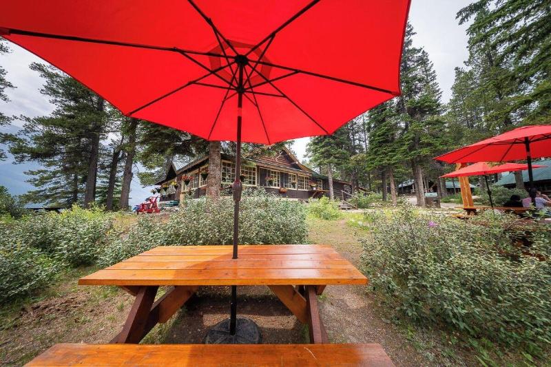 Storm Mountain Lodge Cabins Dining image