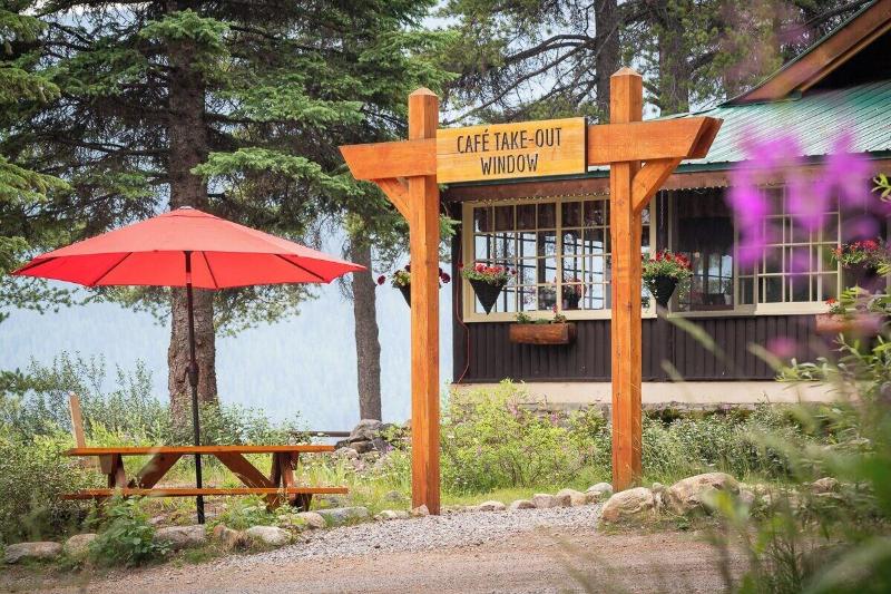 Storm Mountain Lodge Cabins Dining image