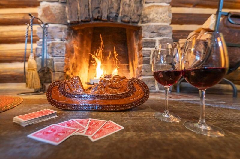 Storm Mountain Lodge Cabins Dining image