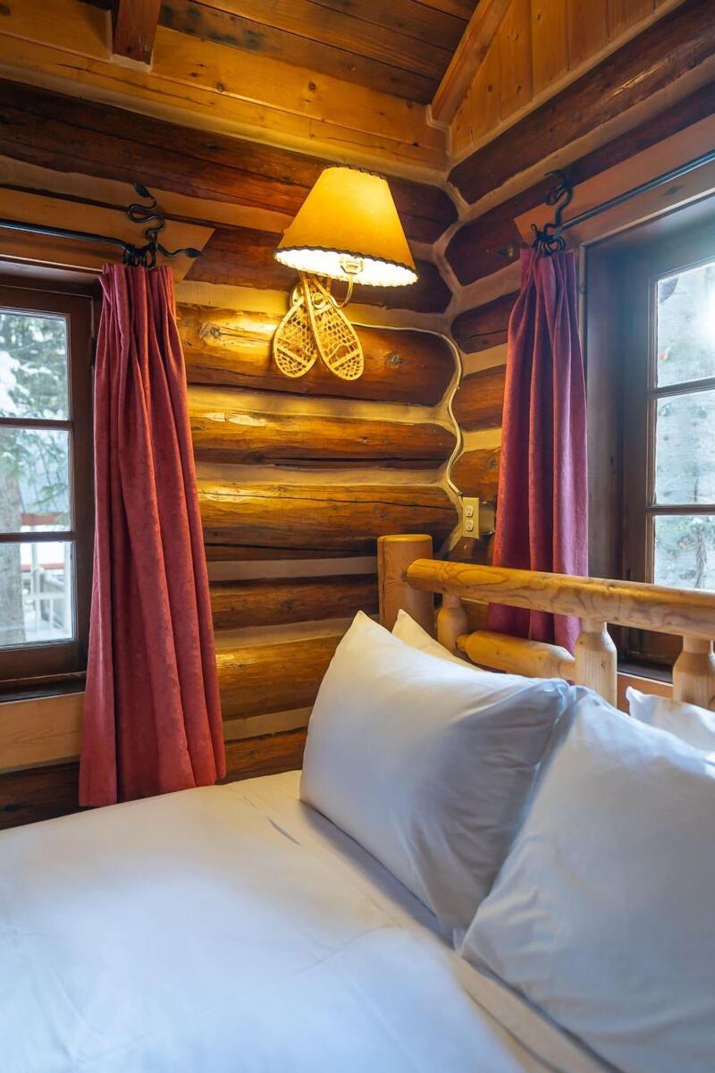 Storm Mountain Lodge Cabins Dining image