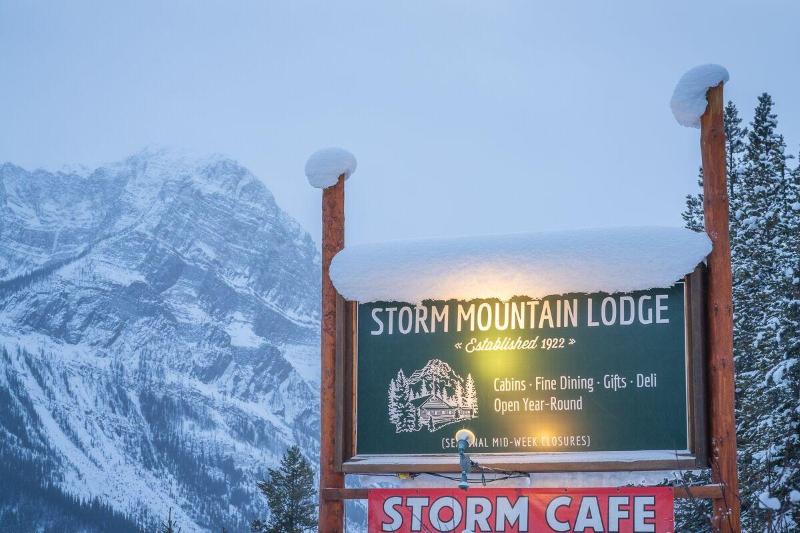 Storm Mountain Lodge Cabins Dining image