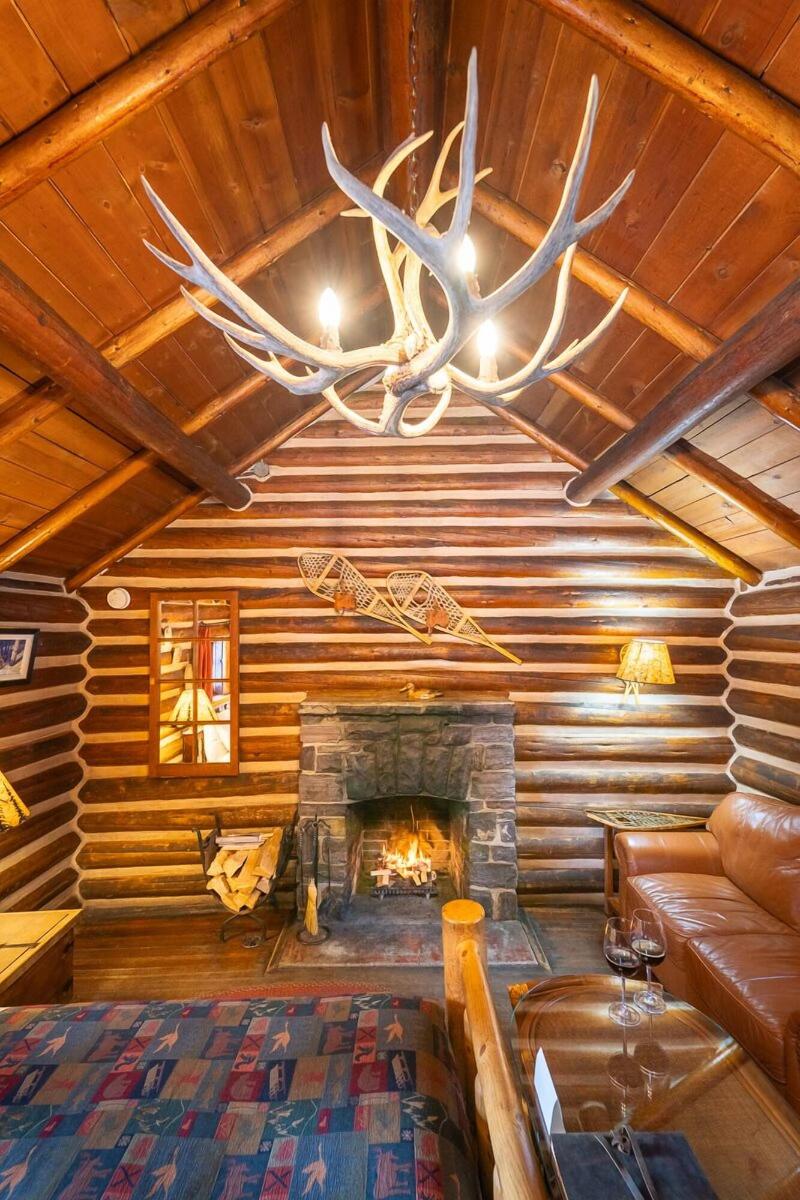 Storm Mountain Lodge Cabins Dining image