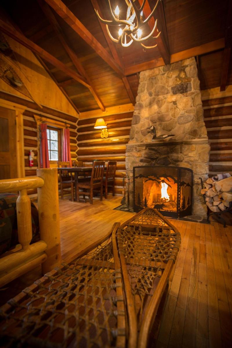 Storm Mountain Lodge Cabins Dining image