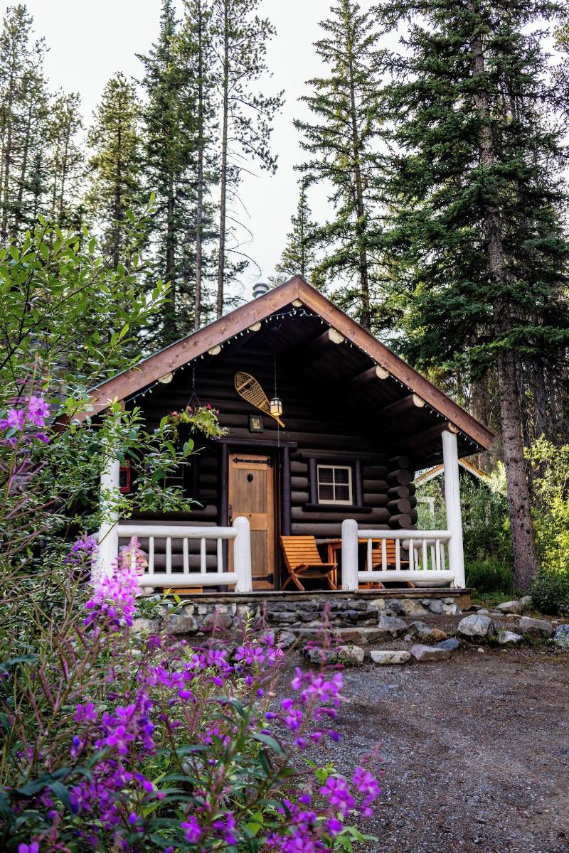 Storm Mountain Lodge Cabins Dining image