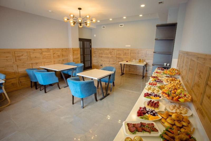 Aurum Hotel image
