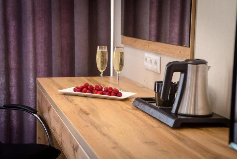 Aurum Hotel image