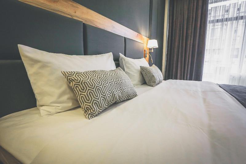 Aurum Hotel image
