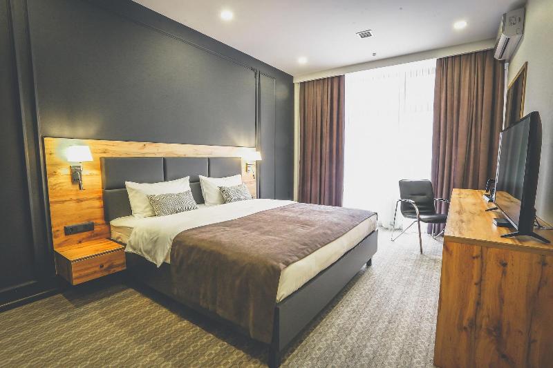 Aurum Hotel image