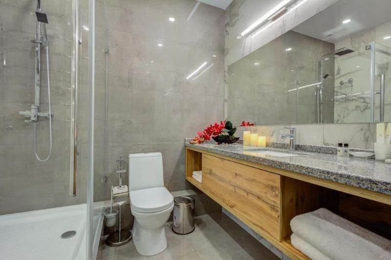 Aurum Hotel image