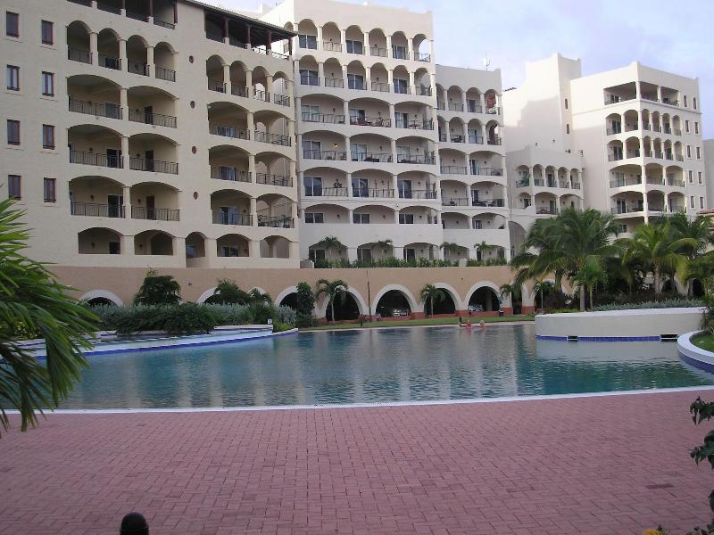 Savana At Porto Cupecoy Marina image
