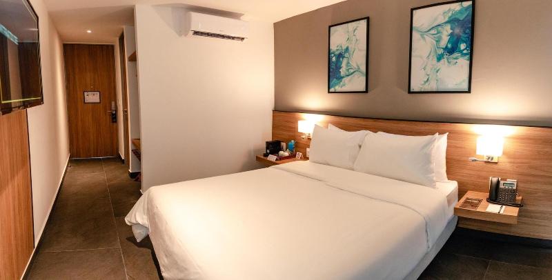 B S Suites image