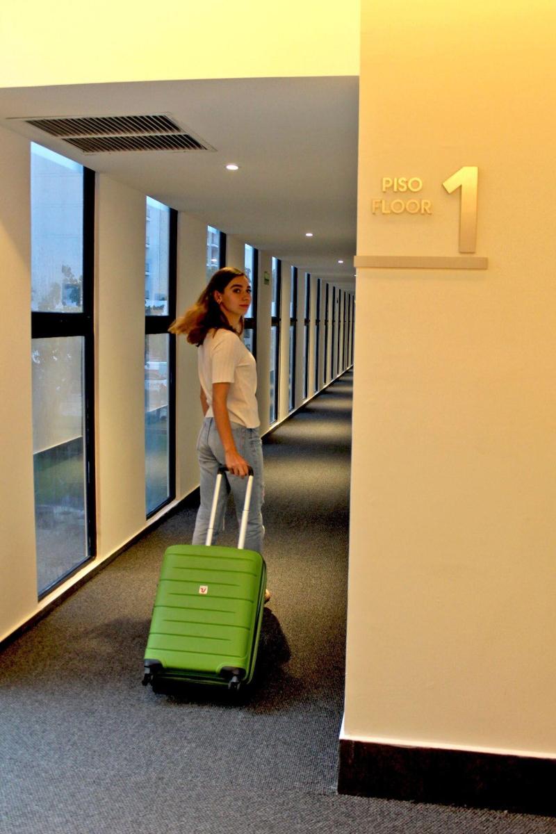 B S Suites image