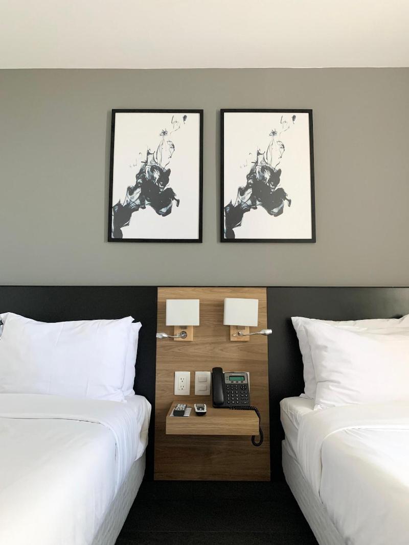 B S Suites image