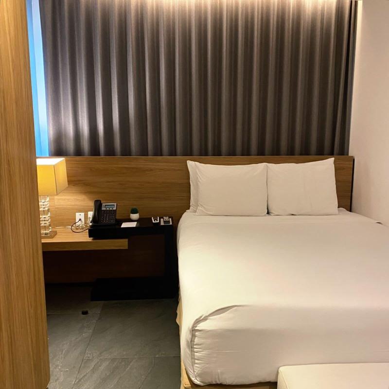 B S Suites image