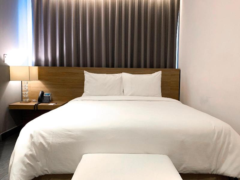 B S Suites image
