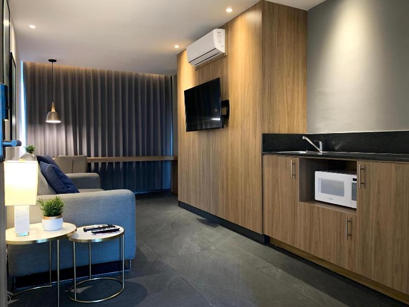B S Suites image