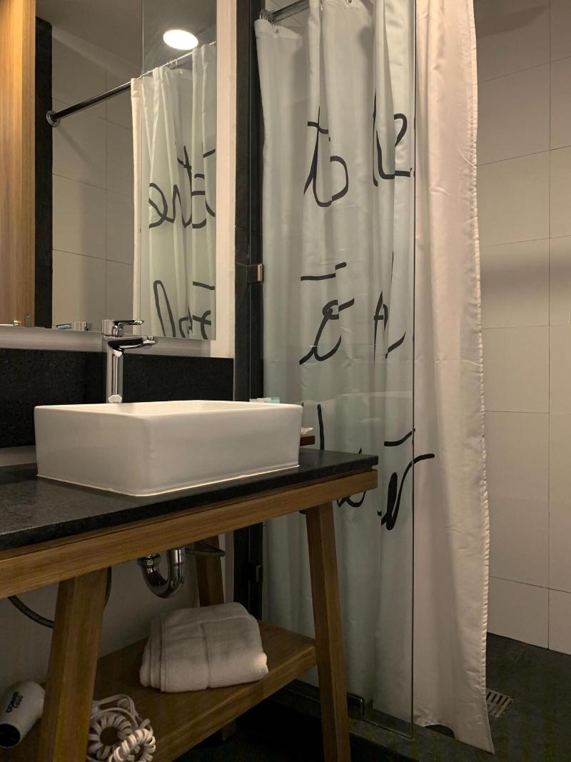 B S Suites image