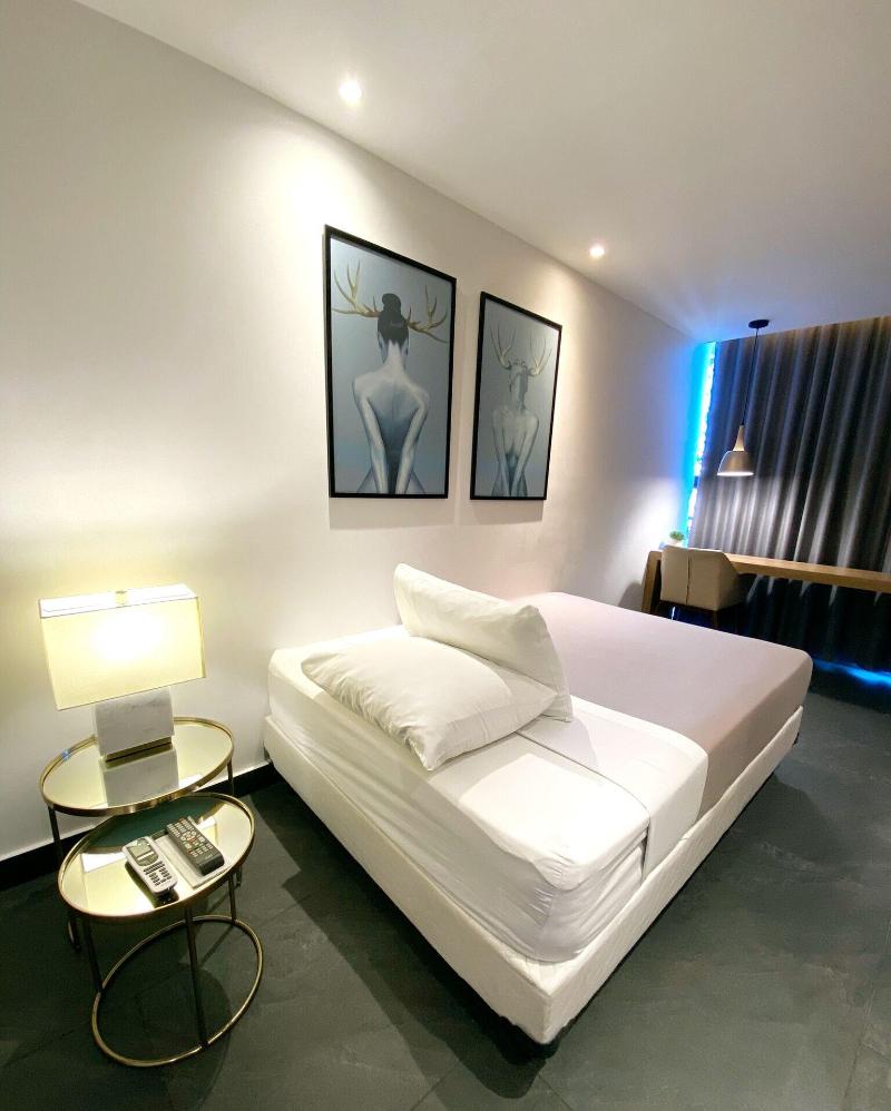 B S Suites image