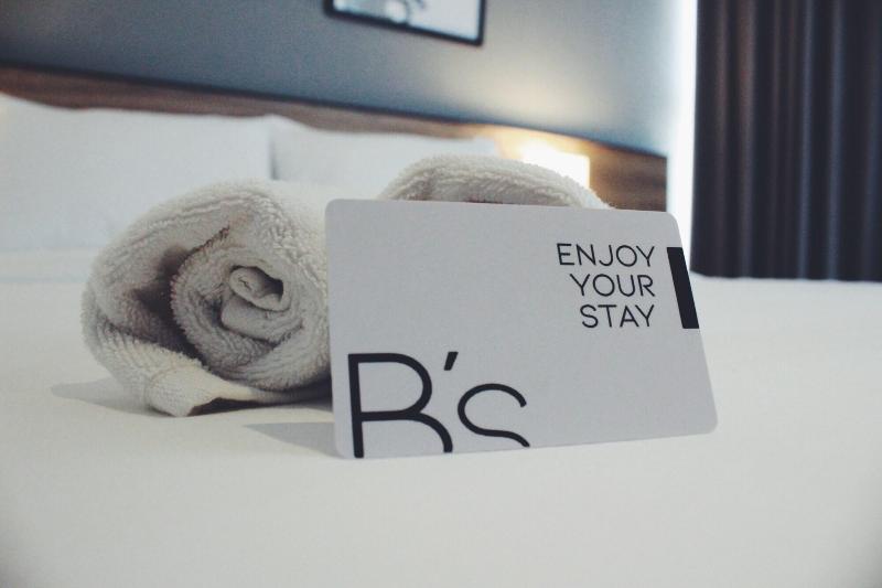 B S Suites image