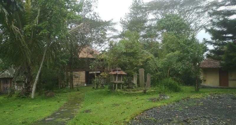 Landih Ashram — exterior view