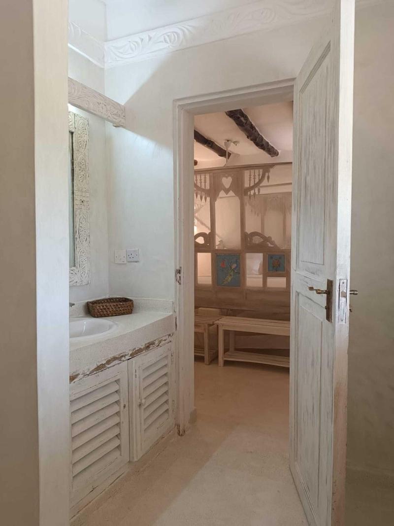 Pole Pole Beach House image