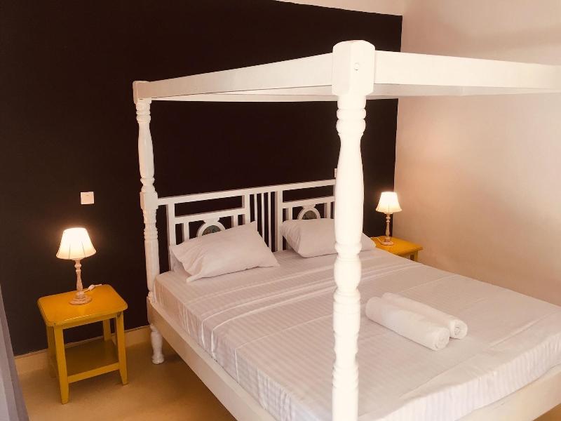Pole Pole Beach House image