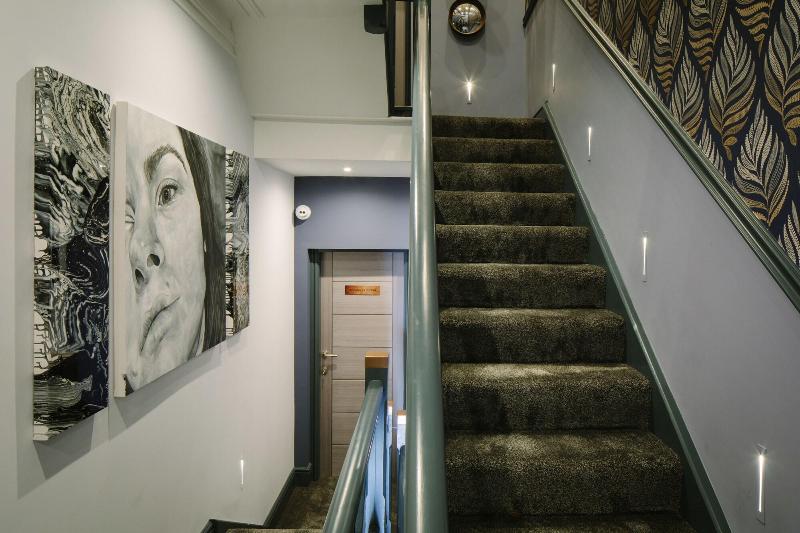 Absoluxe Suites image
