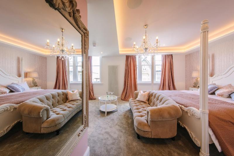 Absoluxe Suites image