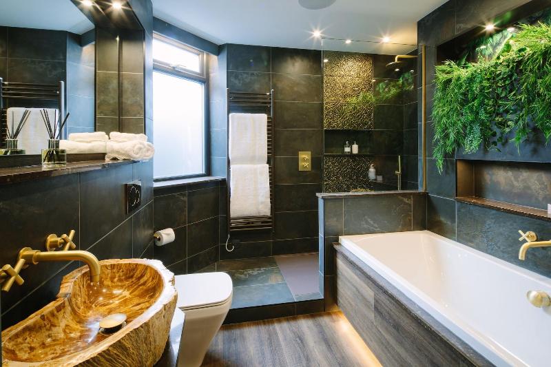 Absoluxe Suites image