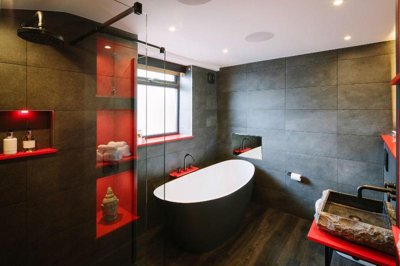 Absoluxe Suites image